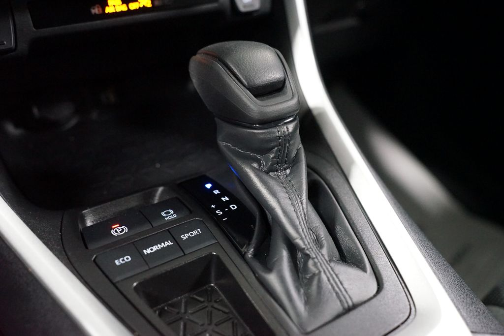 Thumbnail: 2024 Toyota RAV4 - 21