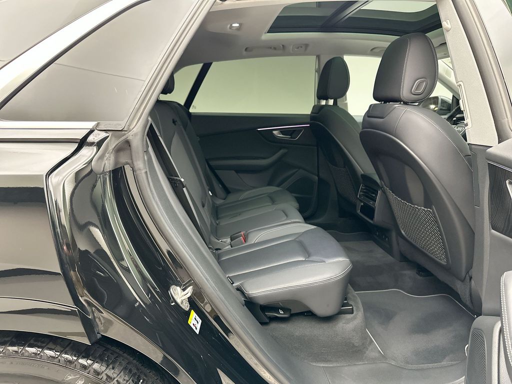 Thumbnail: 2022 Audi Q8 - 7