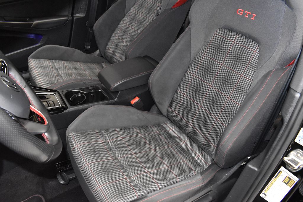 Thumbnail: 2024 Volkswagen Golf - 12