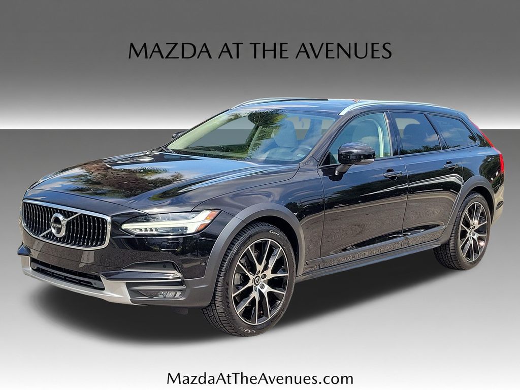 2020 Volvo V90 Cross Country