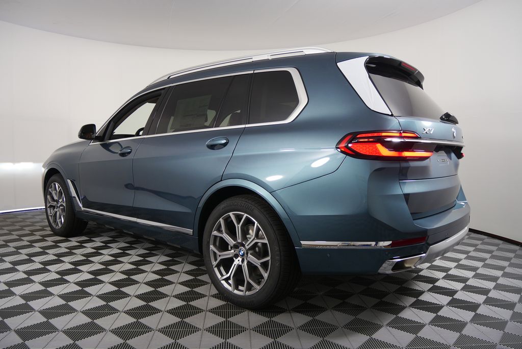 Thumbnail: 2026 BMW X7 - 5