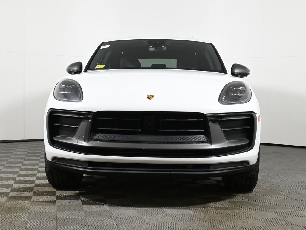 Thumbnail: 2023 Porsche Macan - 10