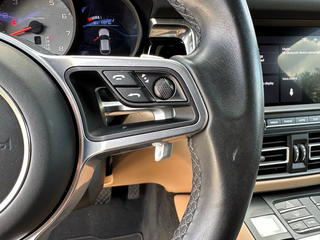 Thumbnail: 2021 Porsche Macan - 16