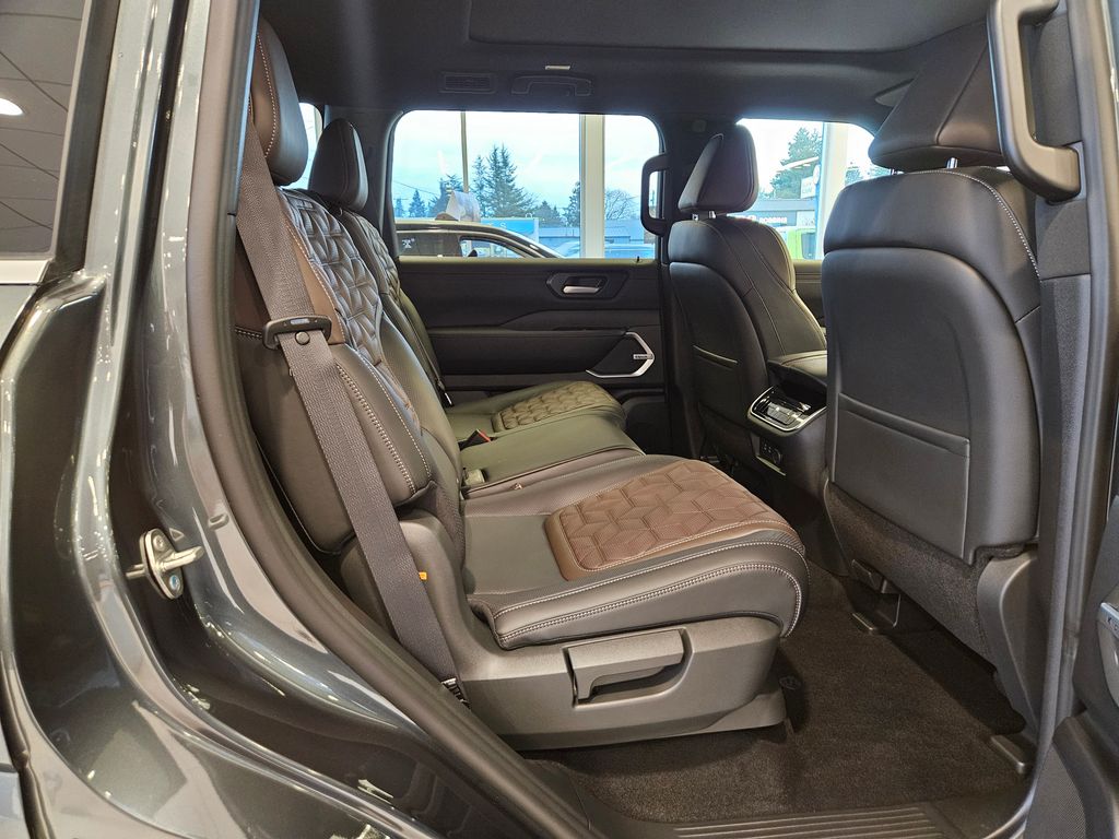 2026 Nissan Armada Platinum - Photo 28