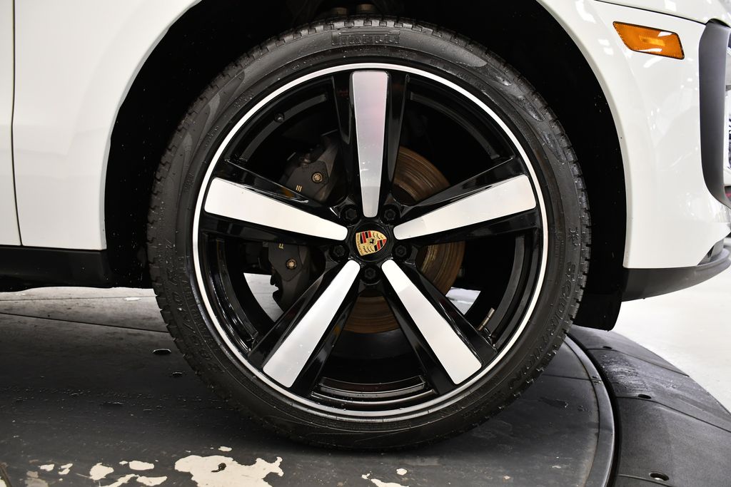 Thumbnail: 2022 Porsche Macan - 19