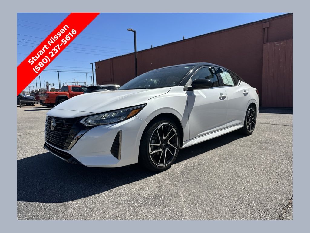 Aspen White Tricoat/Super Black 2024 Nissan Sentra Sedan Front-Wheel Drive Continuously Variable Transmission