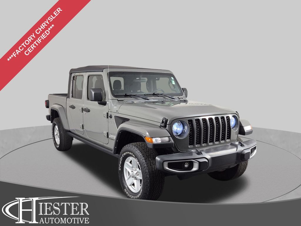 Sting-Gray Clearcoat 2022 Jeep Gladiator Pickup Truck Four-Wheel Drive 8-Speed Automatic