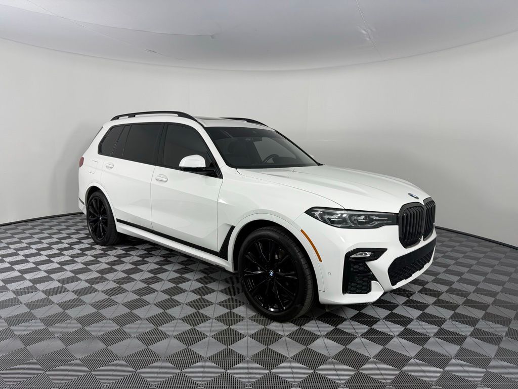 2022 BMW X7 xDrive40i's photo