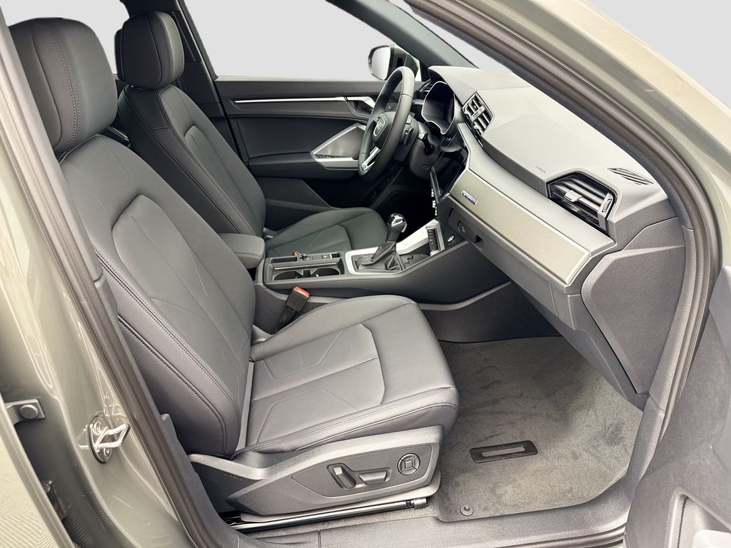 Thumbnail: 2025 Audi Q3 - 18