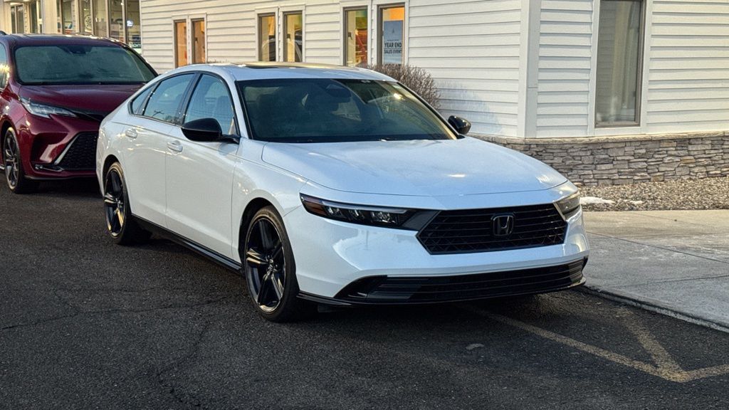 White 2024 Honda Accord Hybrid Sport-L FWD Sedan Front-Wheel Drive Continuously Variable Transmission