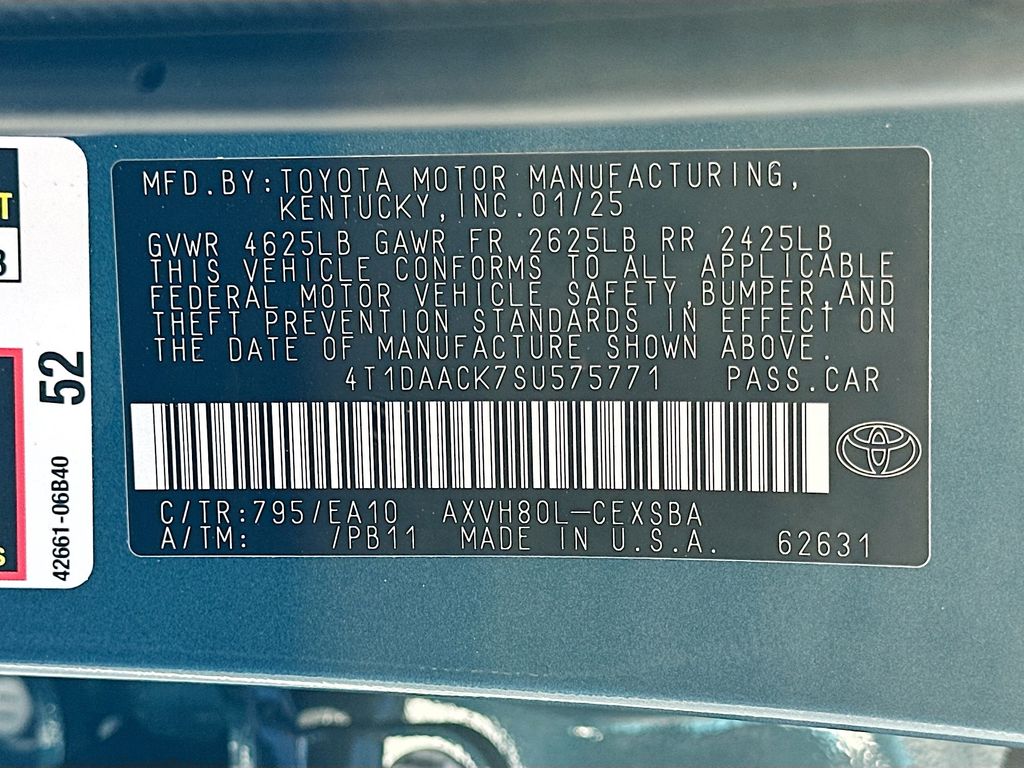 2025 Toyota Camry SE 23