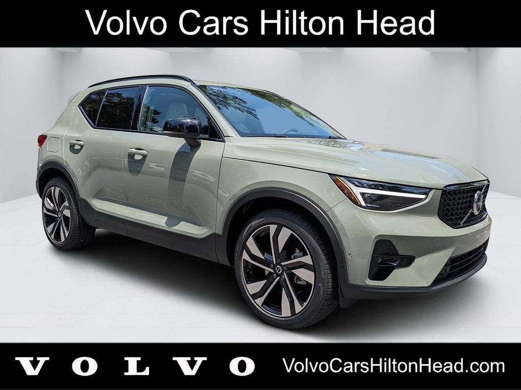 Sage Green Metallic 2025 Volvo XC40 B5 Plus Dark Theme AWD SUV / Crossover All-Wheel Drive Automatic