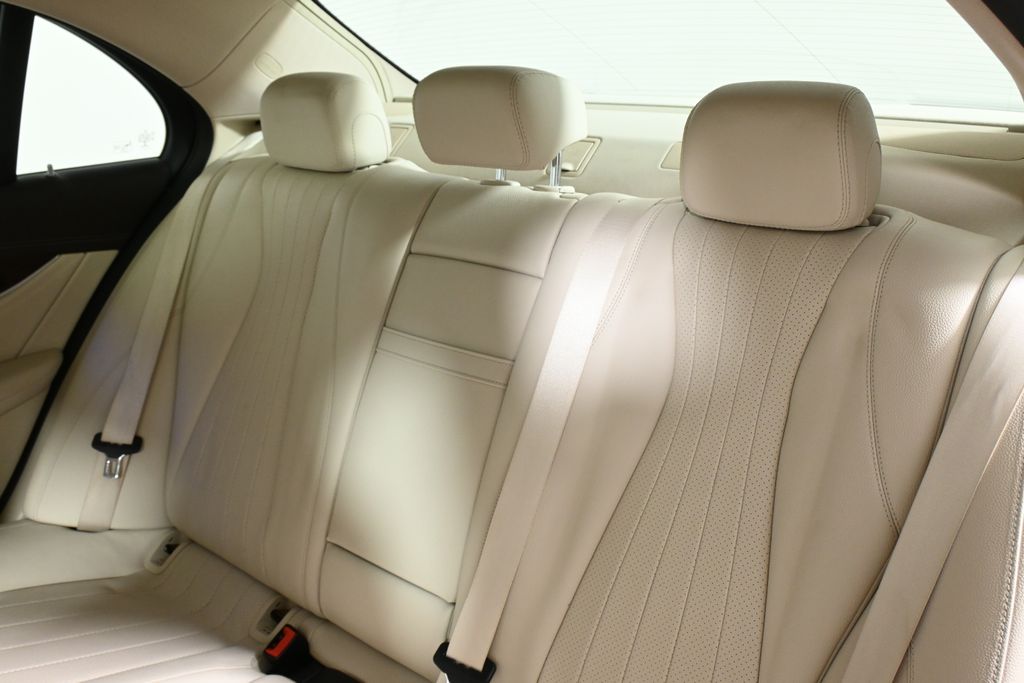 Thumbnail: 2018 Mercedes-Benz E-Class - 4