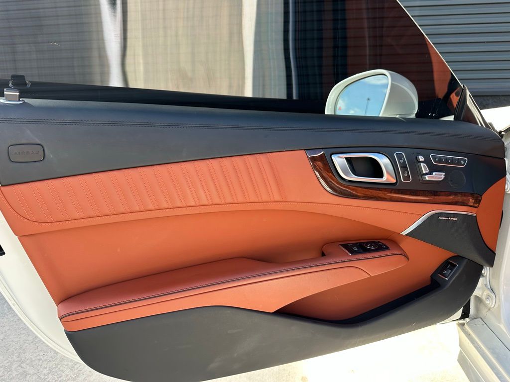 Thumbnail: 2017 Mercedes-Benz SL-Class - 16