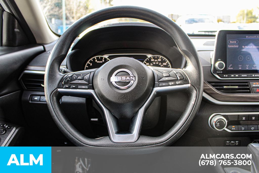 Used 2024 Silver Nissan 2.5 SV image 22