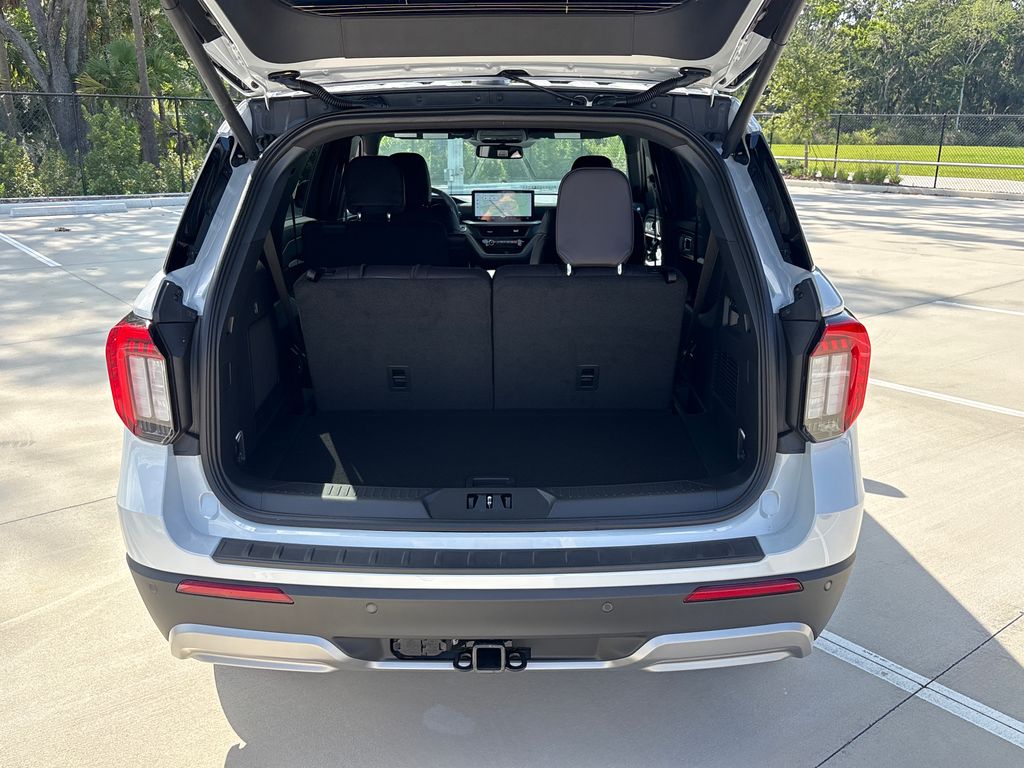 New 2026 White Ford Platinum image 30
