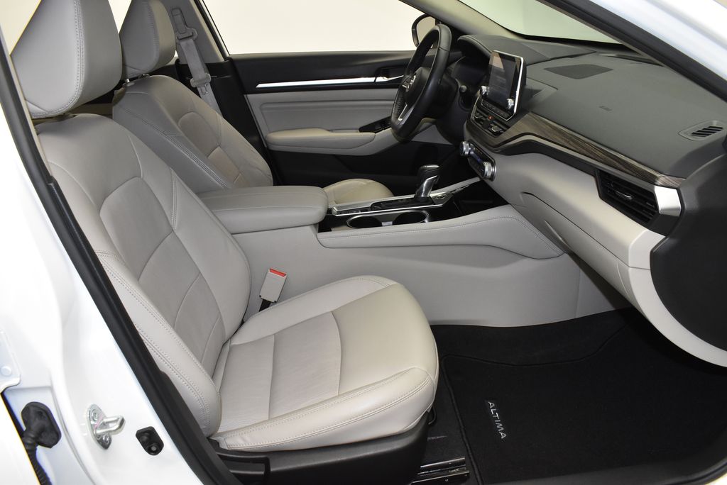 2022 Nissan Altima SL 27