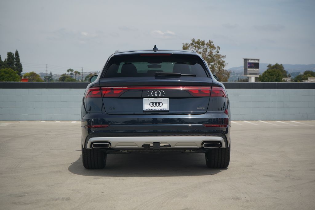 Thumbnail: 2026 Audi Q8 - 5