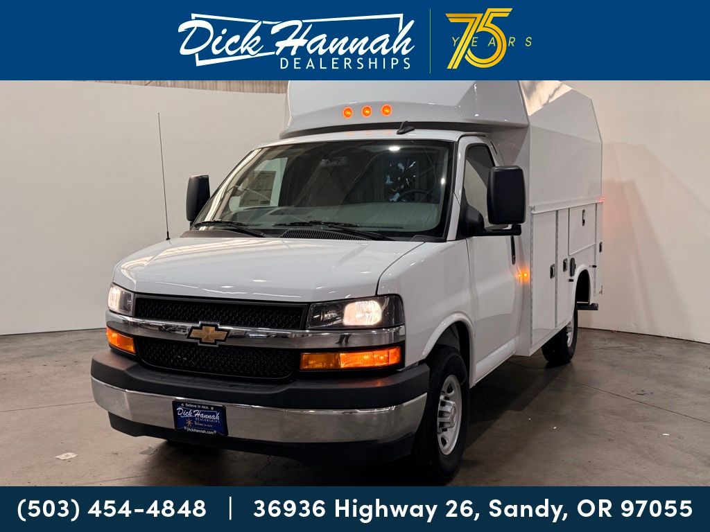 2025 Chevrolet Express Chassis 3500 Cutaway 139
