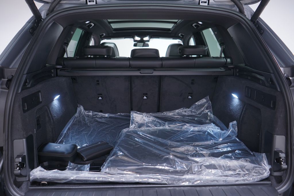 Thumbnail: 2026 BMW X5 - 13