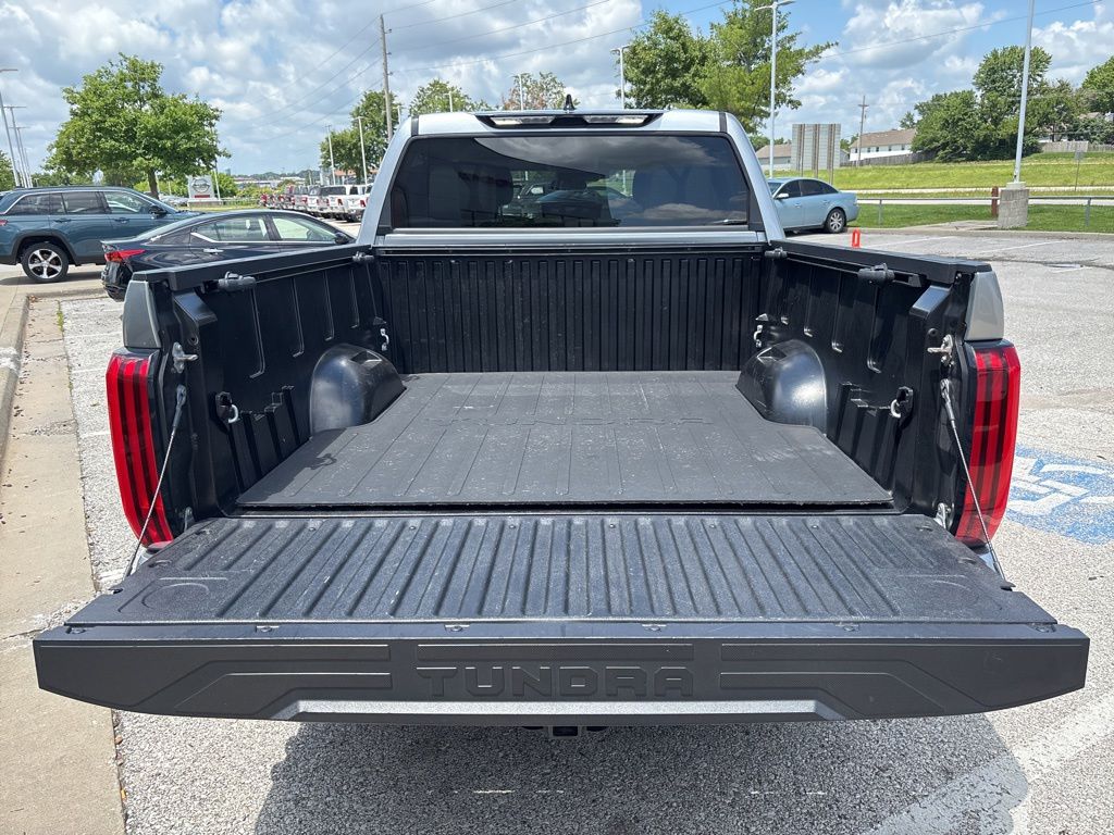 Used 2022 Toyota Tundra SR5 with VIN 5TFLA5DB4NX051700 for sale in Kansas City