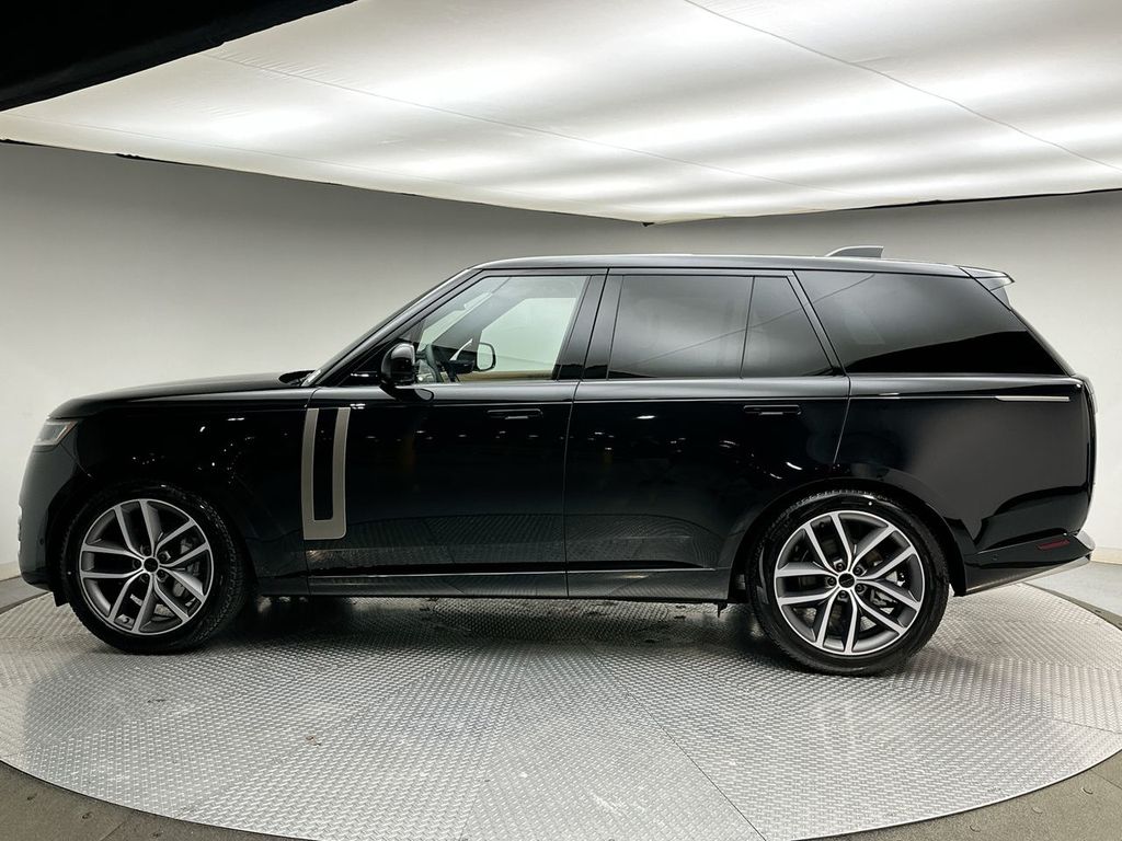 Thumbnail: 2026 Land Rover Range Rover - 10