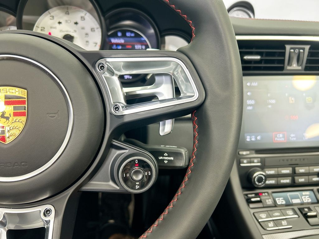 Thumbnail: 2019 Porsche 911 - 14