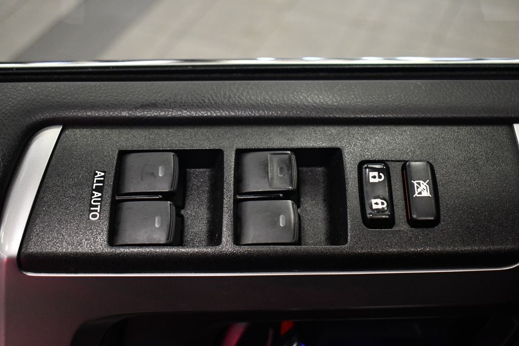 Thumbnail: 2019 Toyota 4Runner - 14