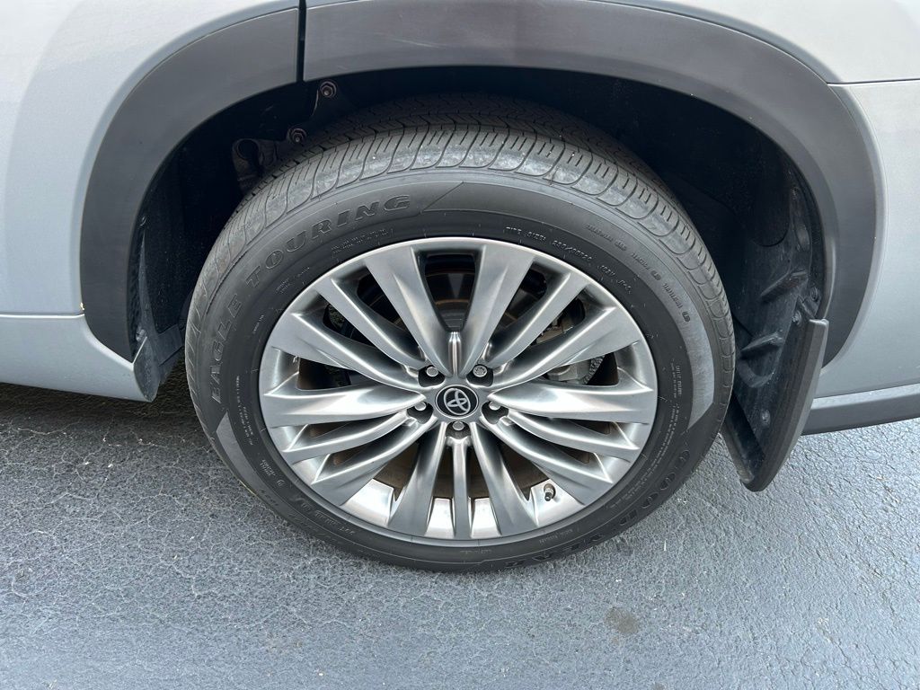 2024 Toyota Highlander Platinum 9