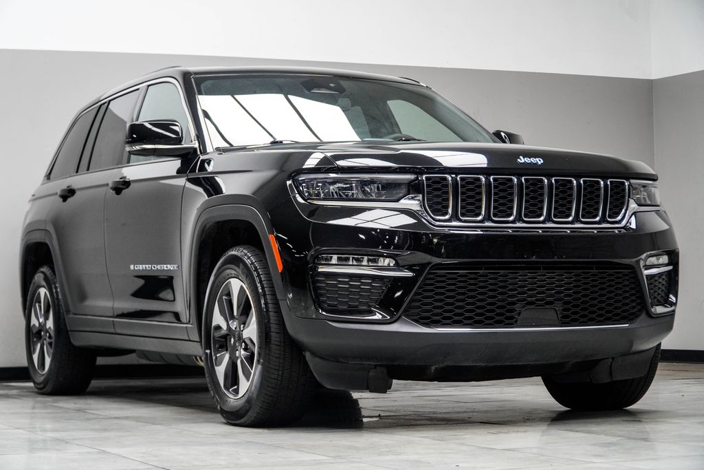 View vehicle photo 4