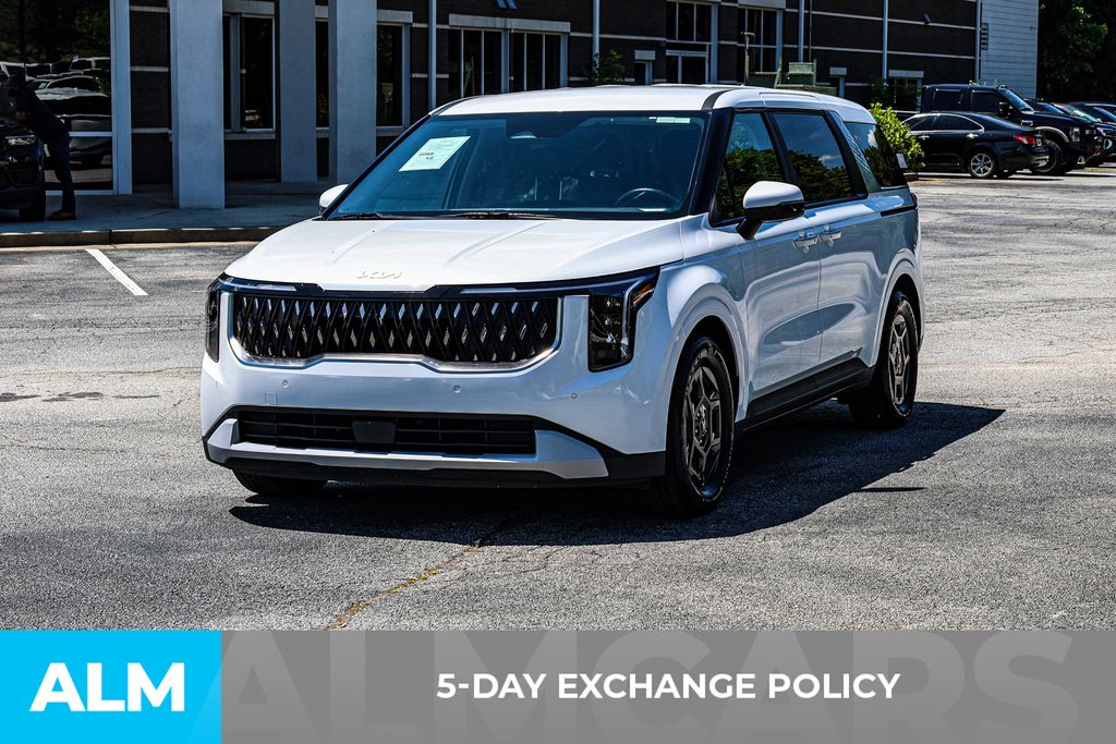Used 2025 White Kia LXS image 4