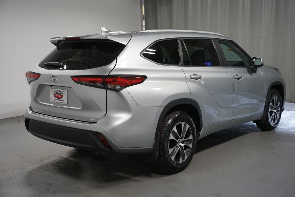 Thumbnail: 2023 Toyota Highlander - 8