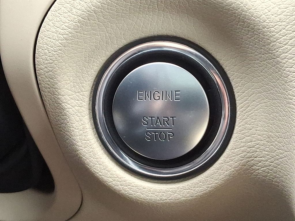 Thumbnail: 2016 Mercedes-Benz SLK - 25