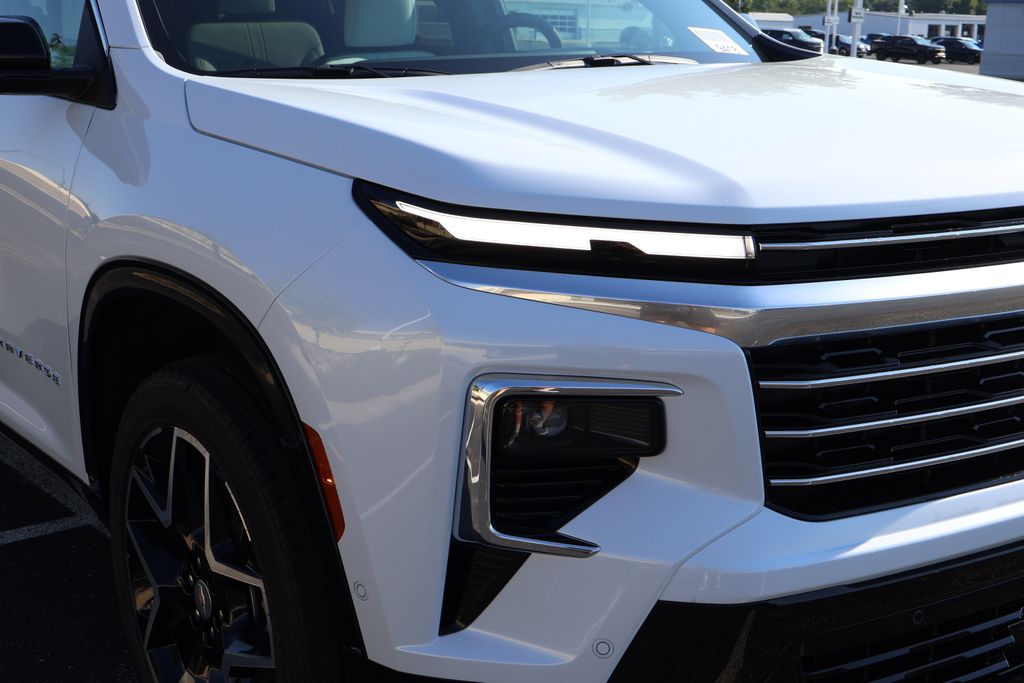 Thumbnail: 2026 Chevrolet Traverse - 3