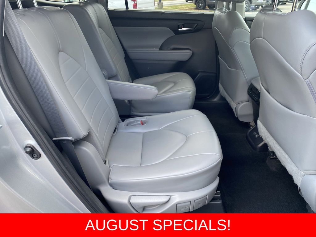 Used 2023 Toyota Highlander SUV