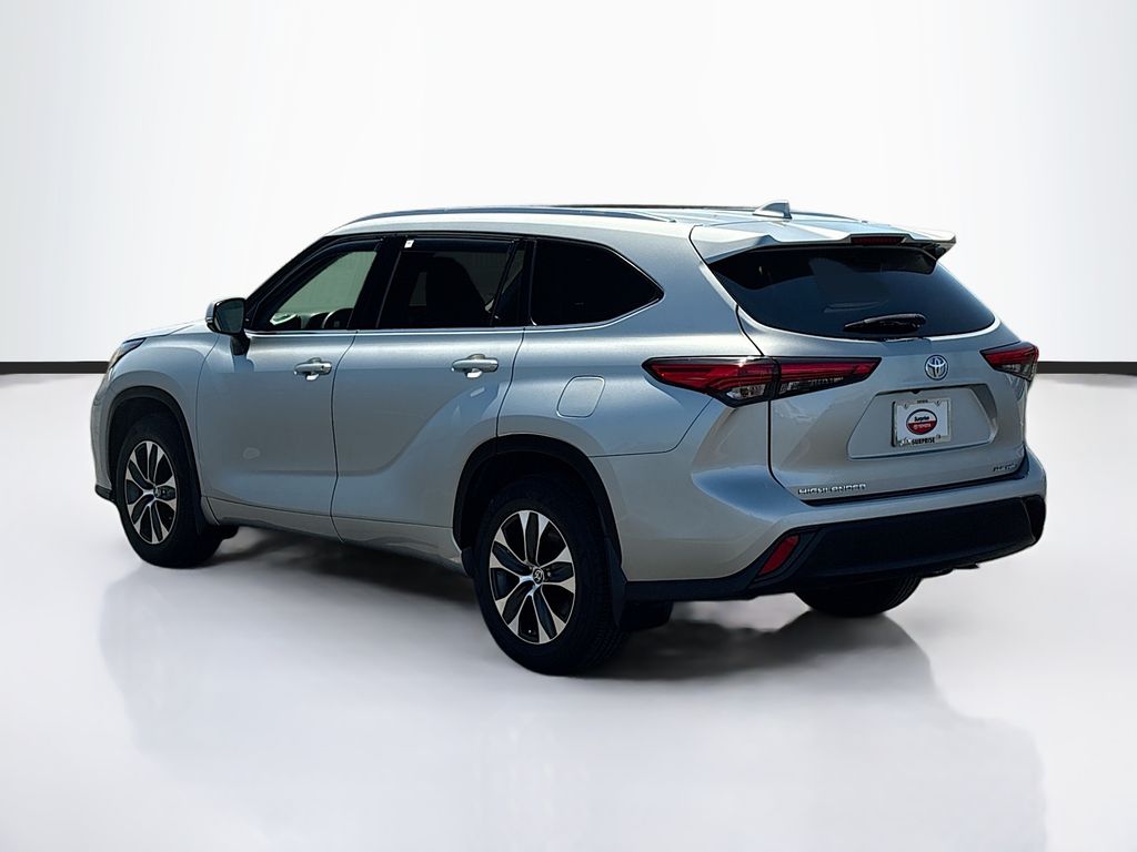 Thumbnail: 2020 Toyota Highlander - 7