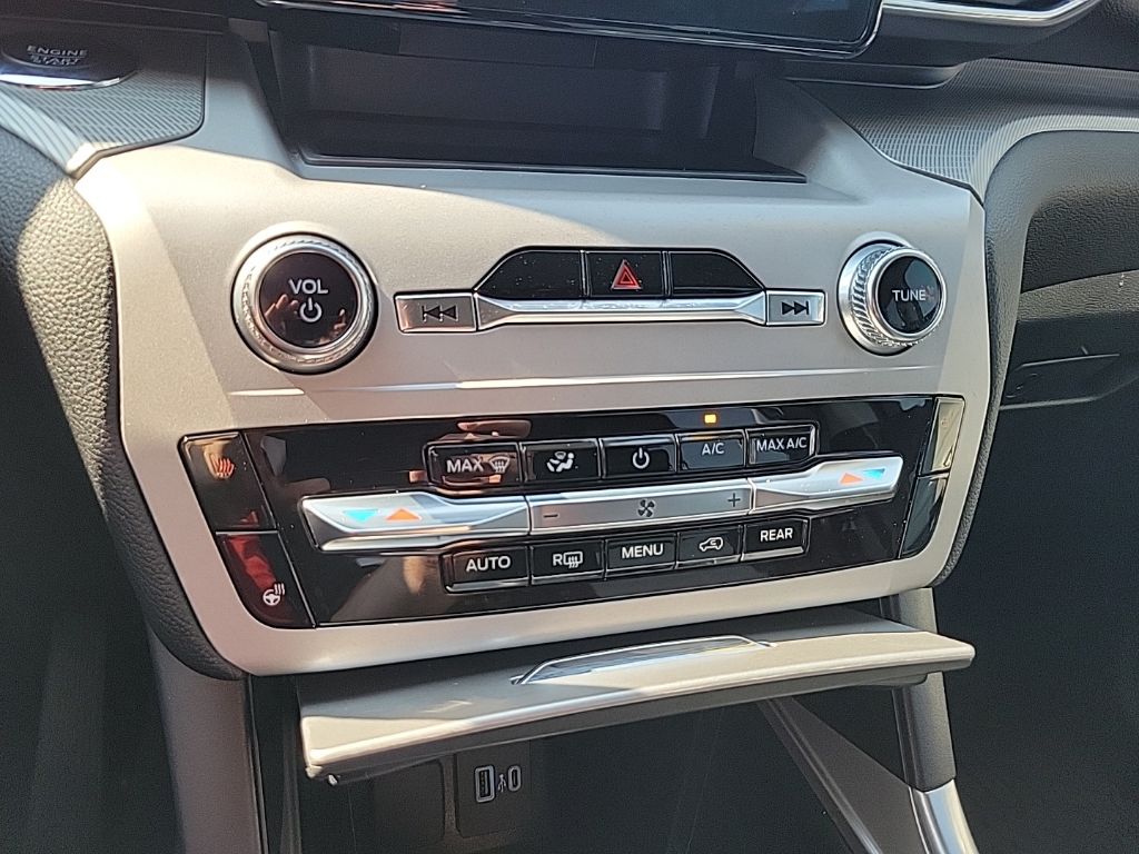 Used 2024 Ford Explorer SUV