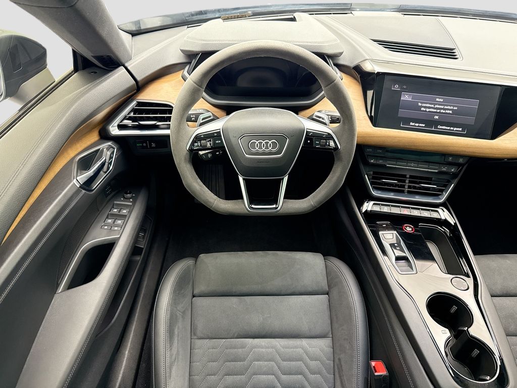 Thumbnail: 2023 Audi e-tron GT - 10