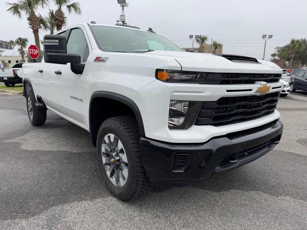 2025 Chevrolet Silverado 2500HD Custom 10