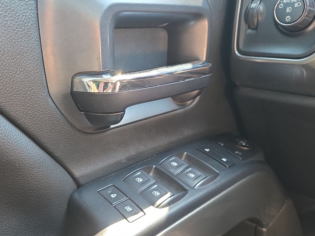 Used 2018 Silver Chevrolet LT image 11