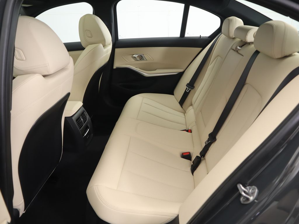 Thumbnail: 2026 BMW 3 Series - 22