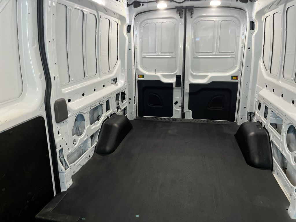 Used 2024 White Ford Base image 23