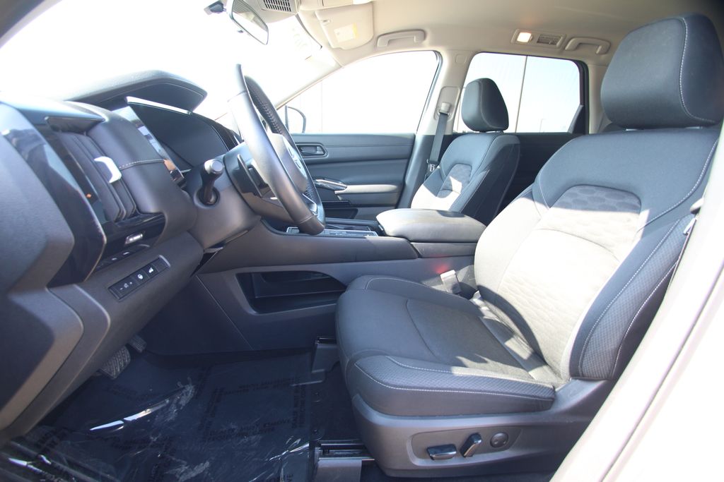 Used 2025 Nissan Pathfinder SUV