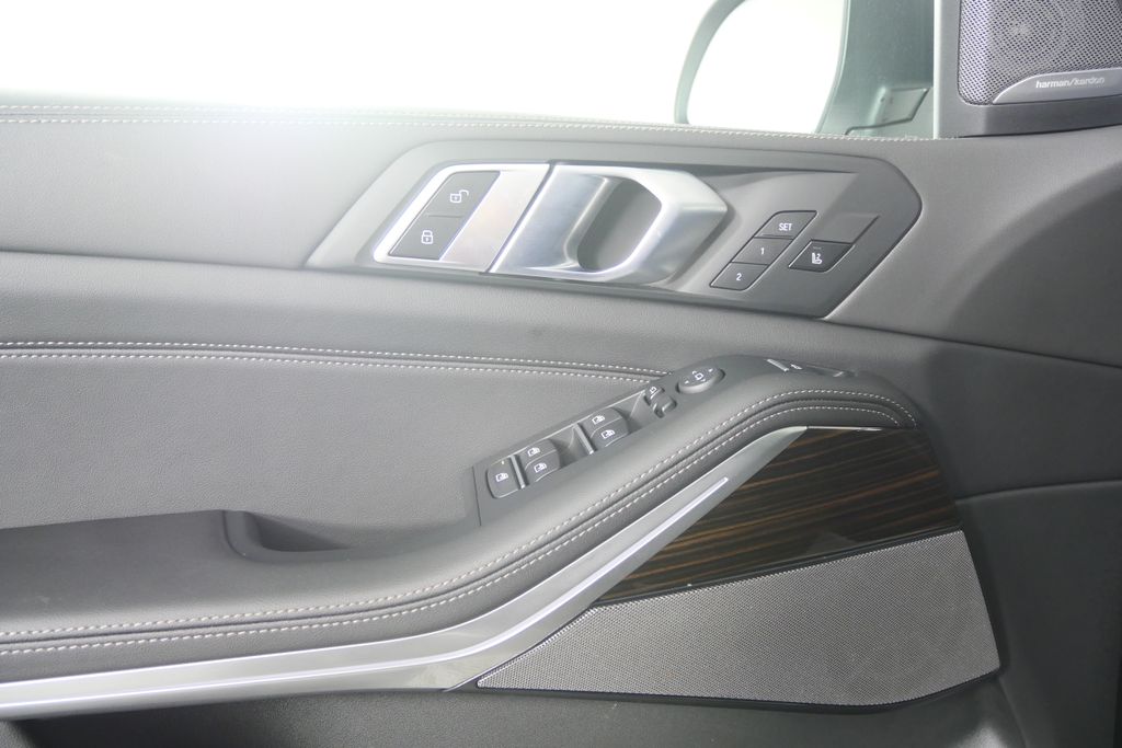 Thumbnail: 2026 BMW X5 - 8