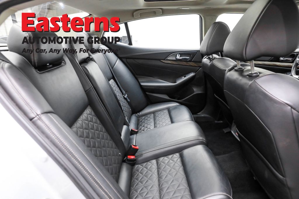 Used 2018 Silver Nissan Platinum image 25