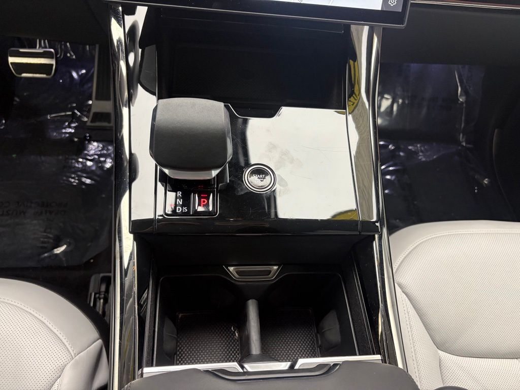 Thumbnail: 2024 Land Rover Range Rover Sport - 16