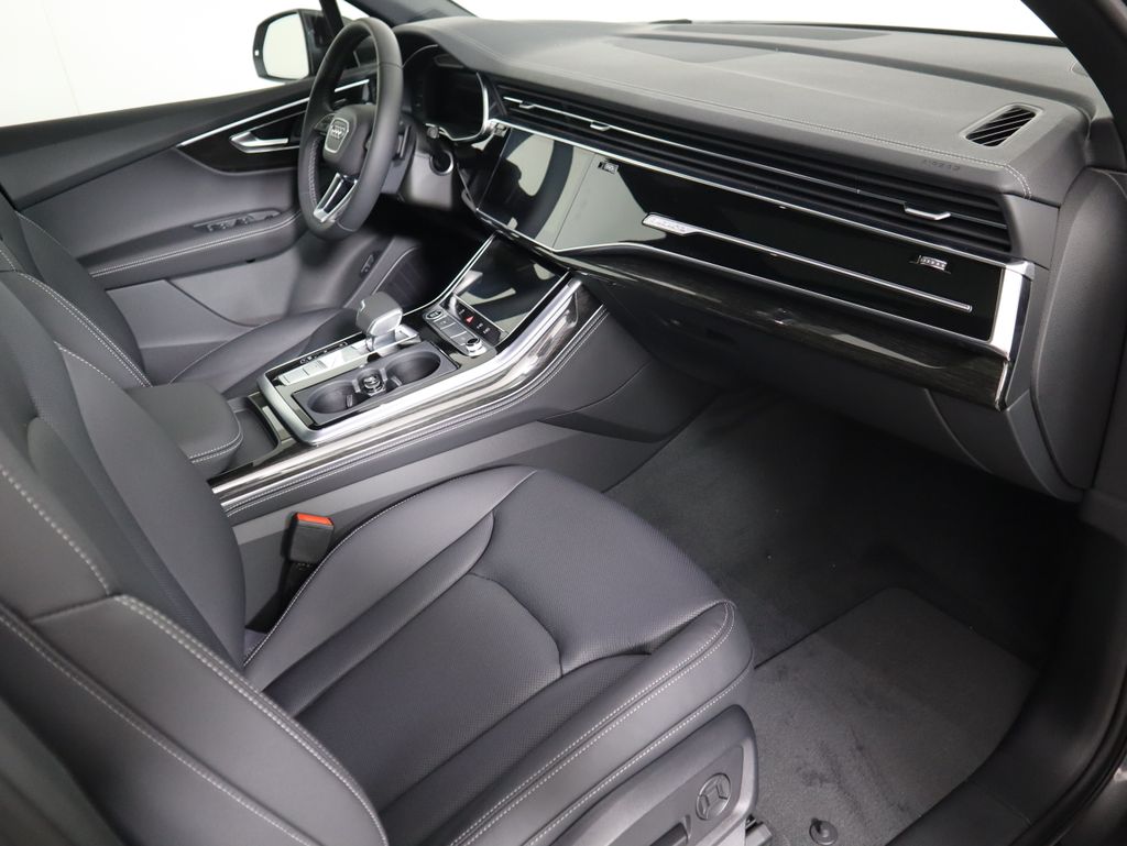 Thumbnail: 2026 Audi Q7 - 20