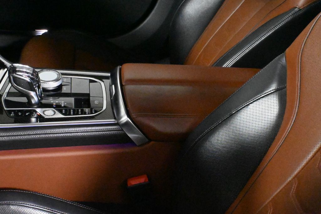Thumbnail: 2022 BMW 8 Series - 26