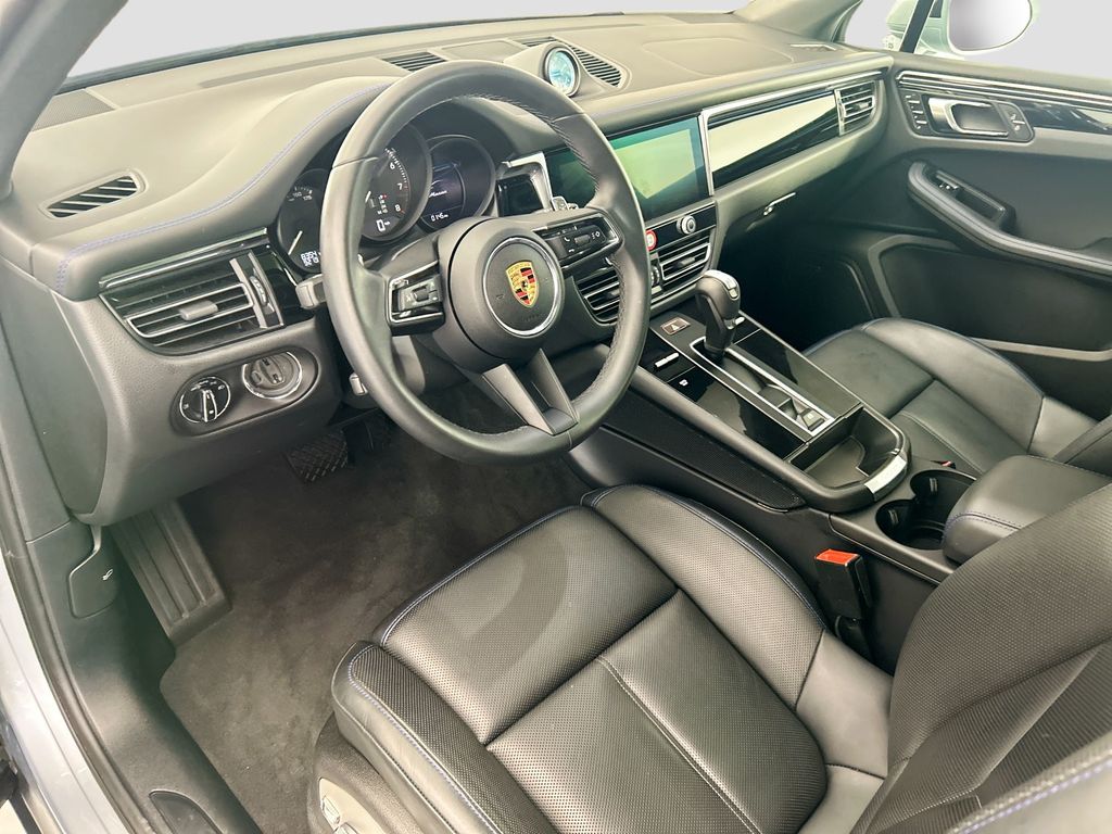 Thumbnail: 2025 Porsche Macan - 4