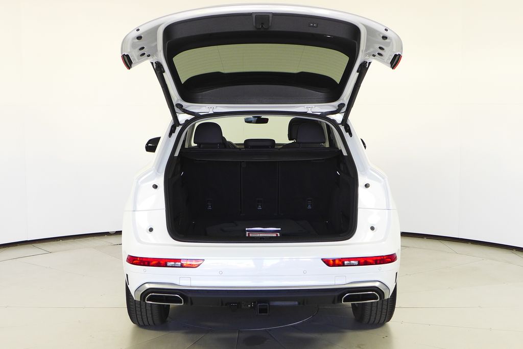 Thumbnail: 2023 Audi Q5 - 10